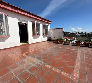 Exclusiva Casa de 2 Niveles en Condominio, Lomas de Portugal