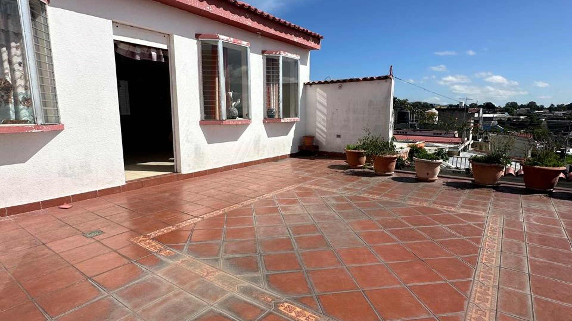 Exclusiva Casa de 2 Niveles en Condominio, Lomas de Portugal