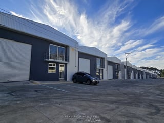 Ofibodega en Renta sobre Carretera a El Salvador | 545.33 m² + 5 Parqueos - Image 1