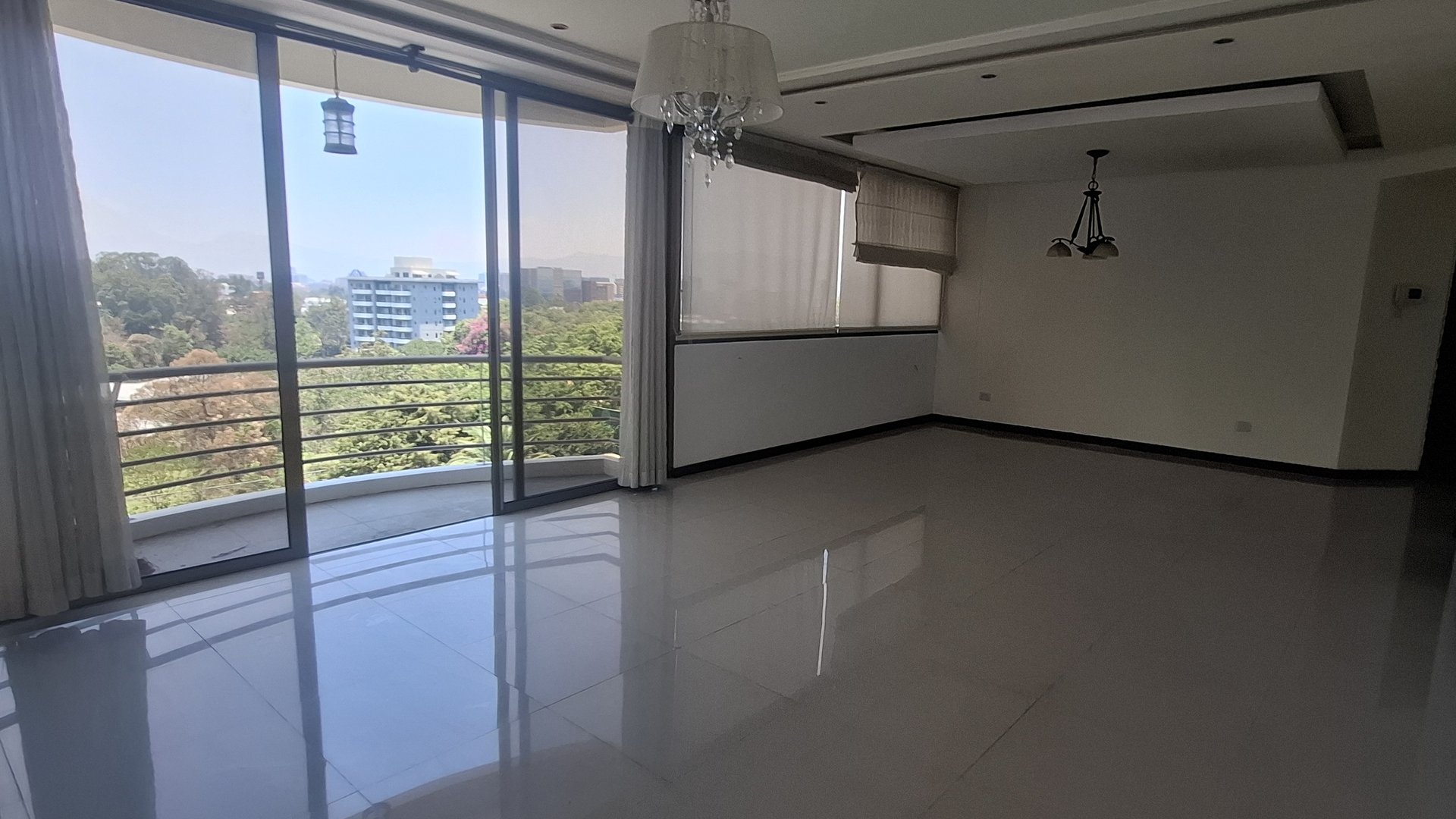 En Renta Apartamento en Zona 15 - Image 1