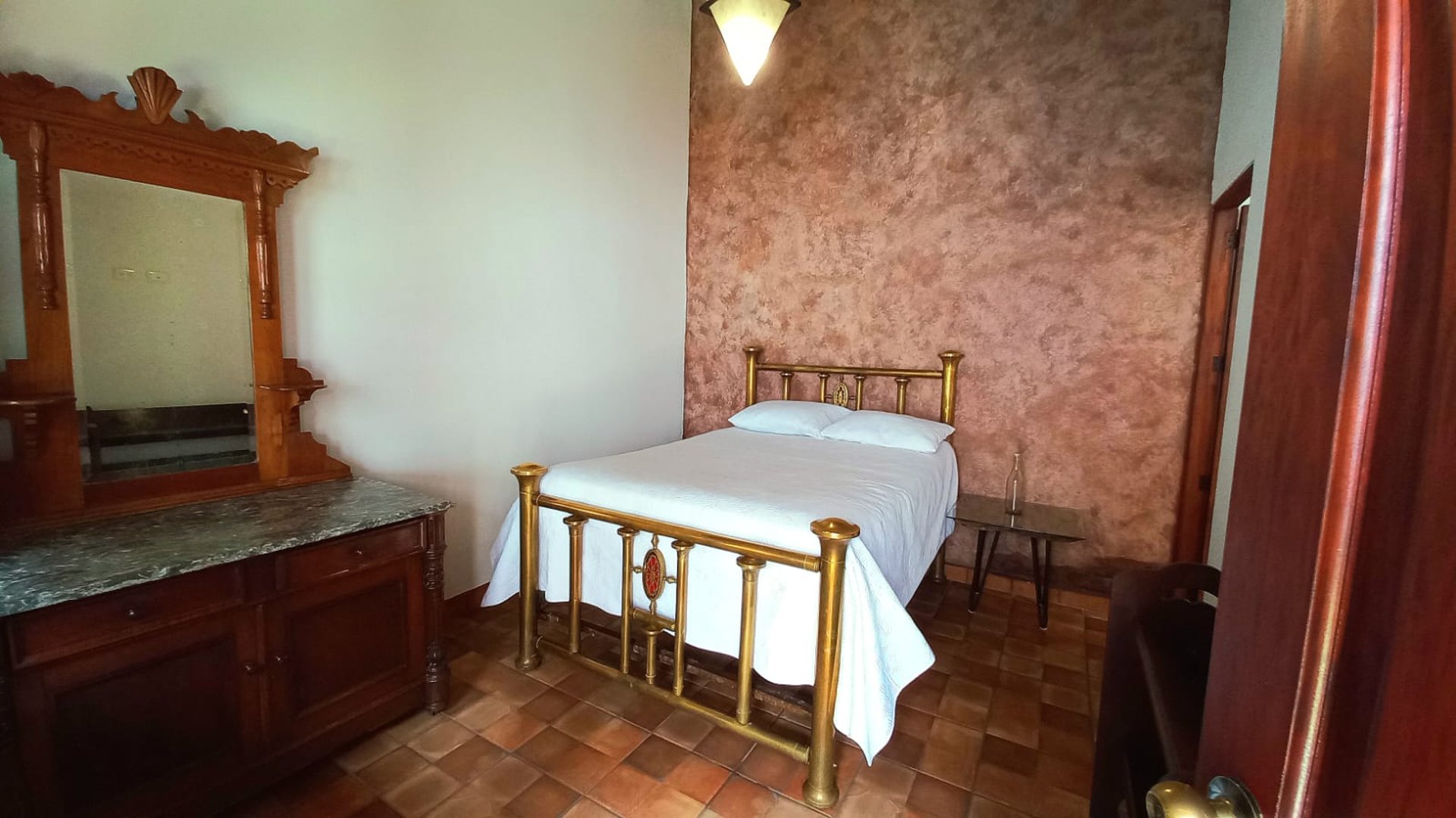 HERMOSA CASA EN RENTA DENTRO DE CONDOMINIO EN JOCOTENANGO.  - Miniatura 2