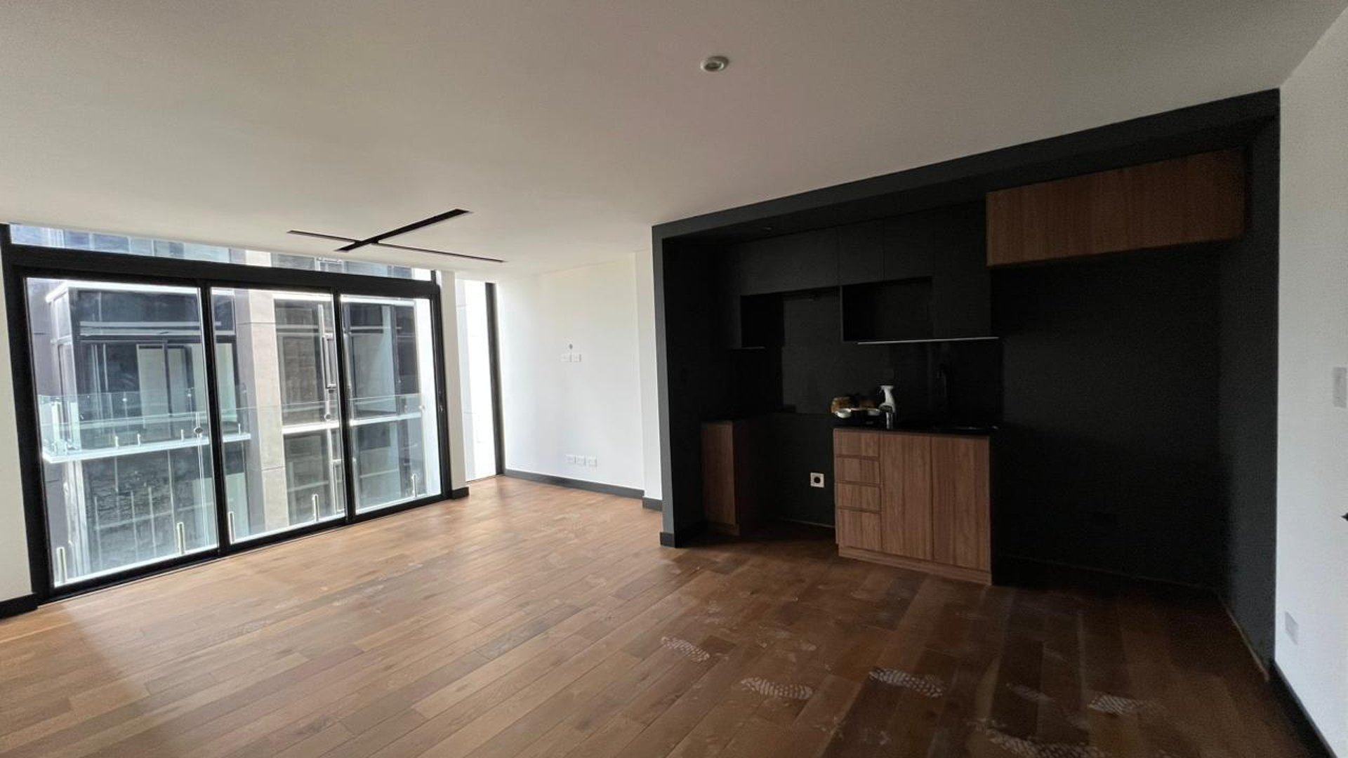 VENTA DE APARTAMENTO 3 DORMITORIOS - VILLA MARISCAL, ZONA 11