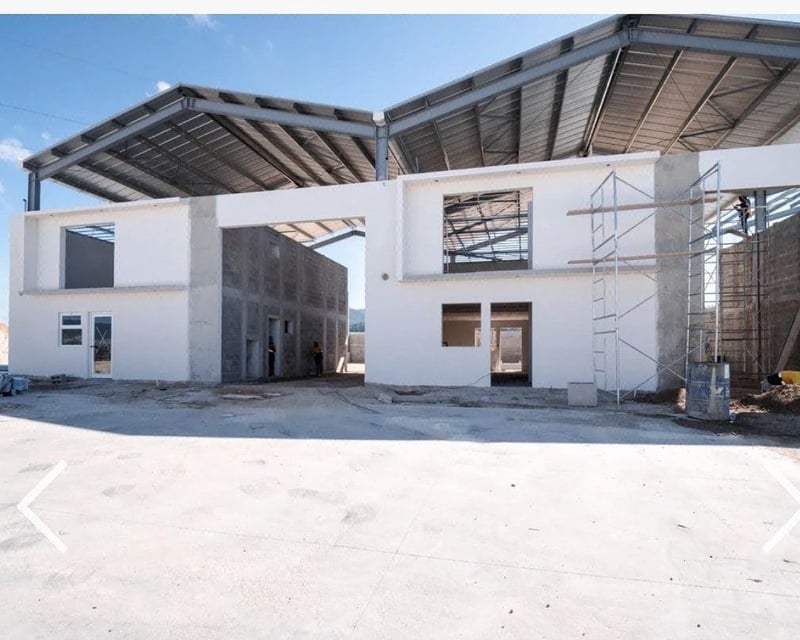 Ofibodega en Venta – Condominio Industrial , Villa Canales