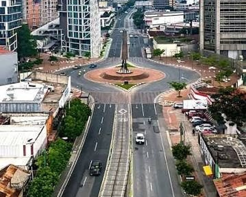 VENTA CENTRO COMERCIAL – ZONA 9