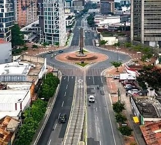 VENTA CENTRO COMERCIAL – ZONA 9