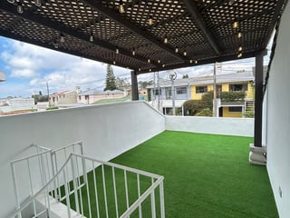 Venta de casa en Los Manantiales con apartamento extra - 2
