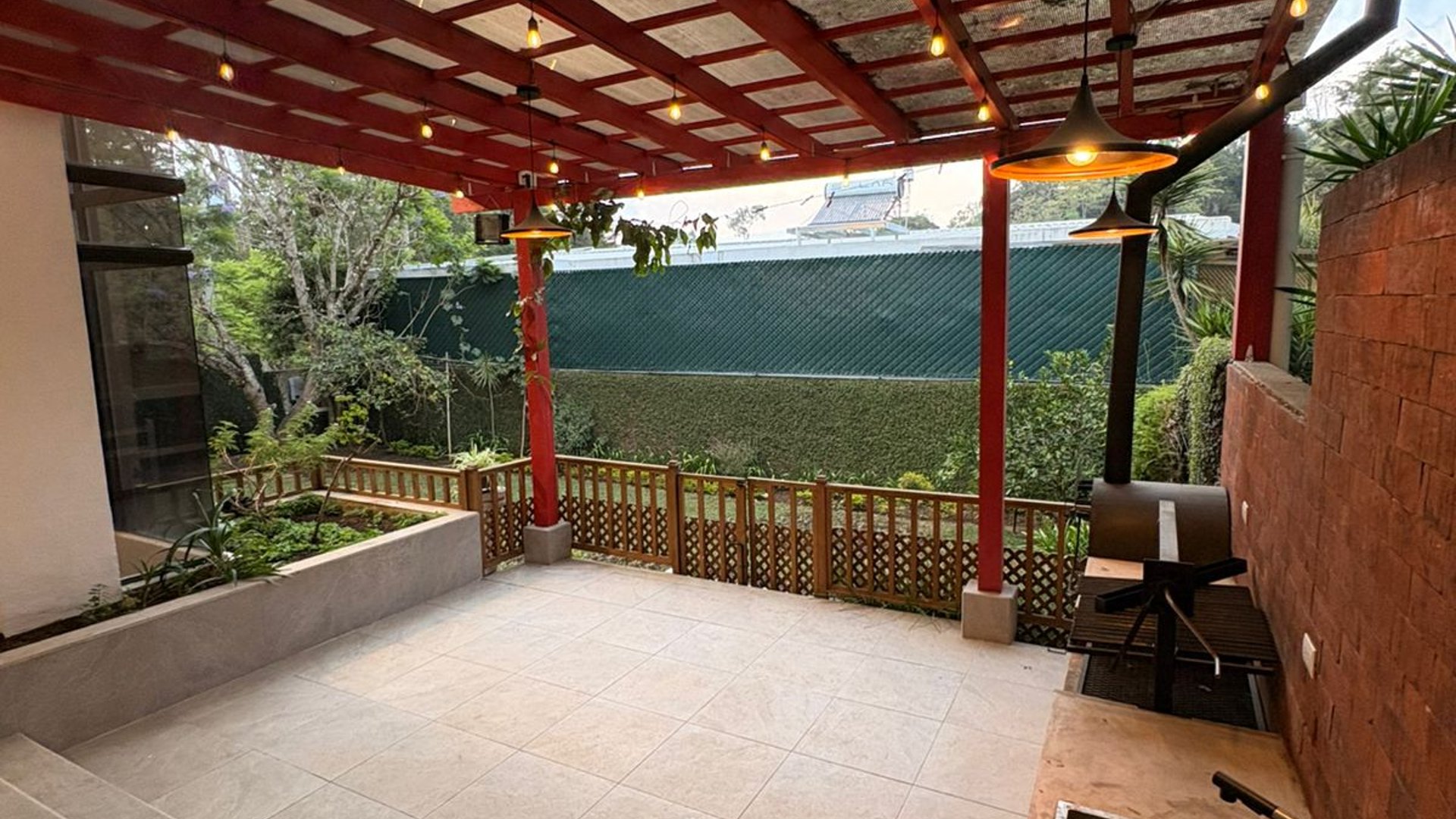 Residencia de Lujo en Venta – Las Cumbres, Zona 16 