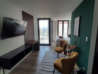 Apartamento en Venta Amueblado en Edificio en Zona 10 - 2