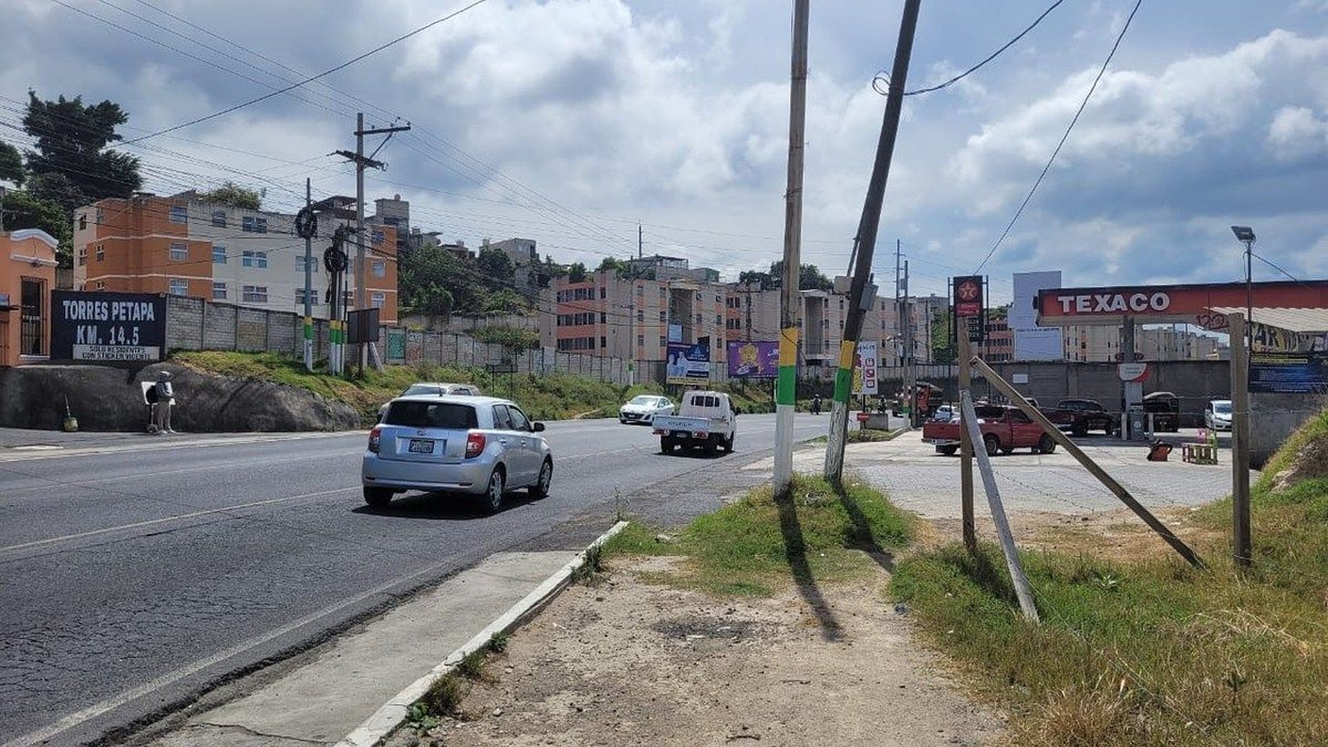 TERRENO COMERCIAL EN VENTA — UNA MANZANA SOBRE AVENIDA PETAPA - Miniatura 6