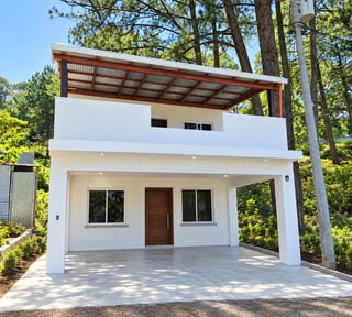Bella Casa En Venta En Bosques vista lago, Santa Catarina Pinula
