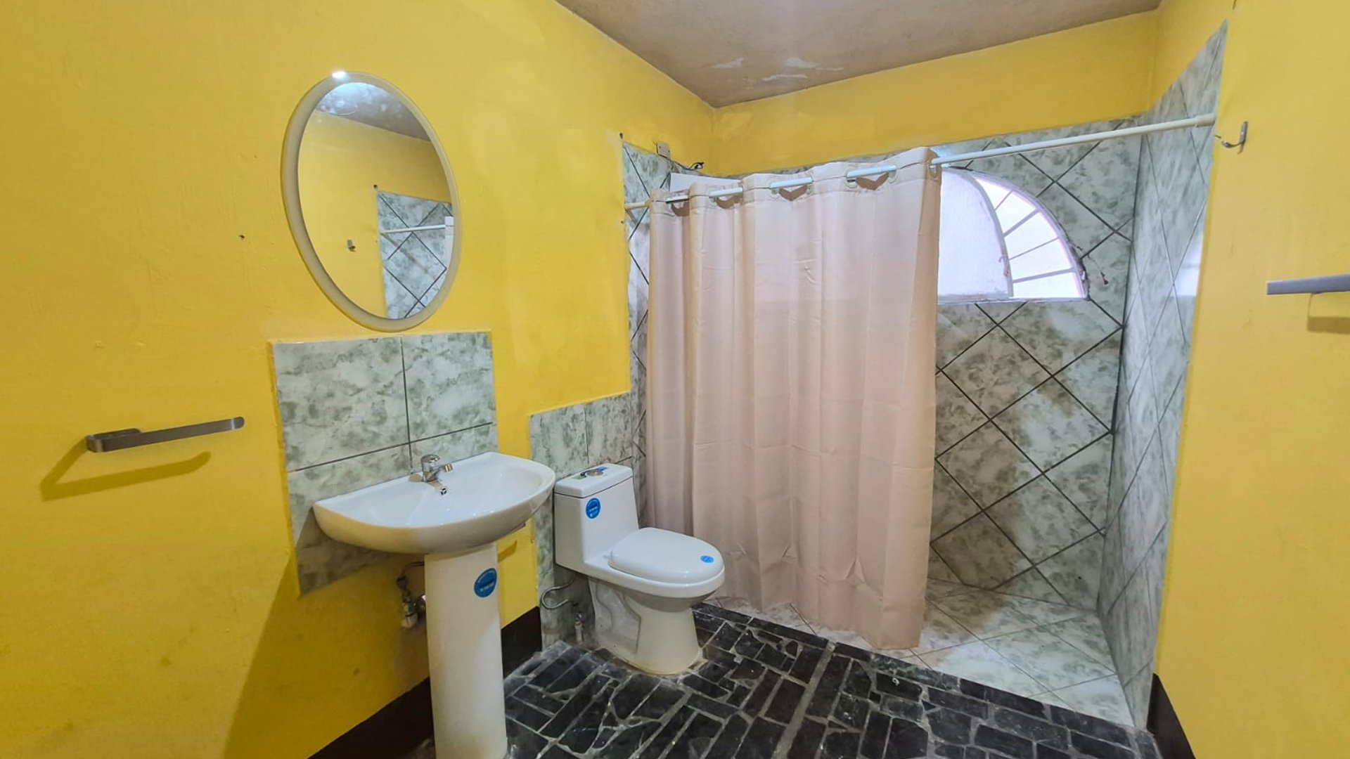 VENTA Casa Zona 2 de San Lucas Sacatepéquez - Miniatura 12