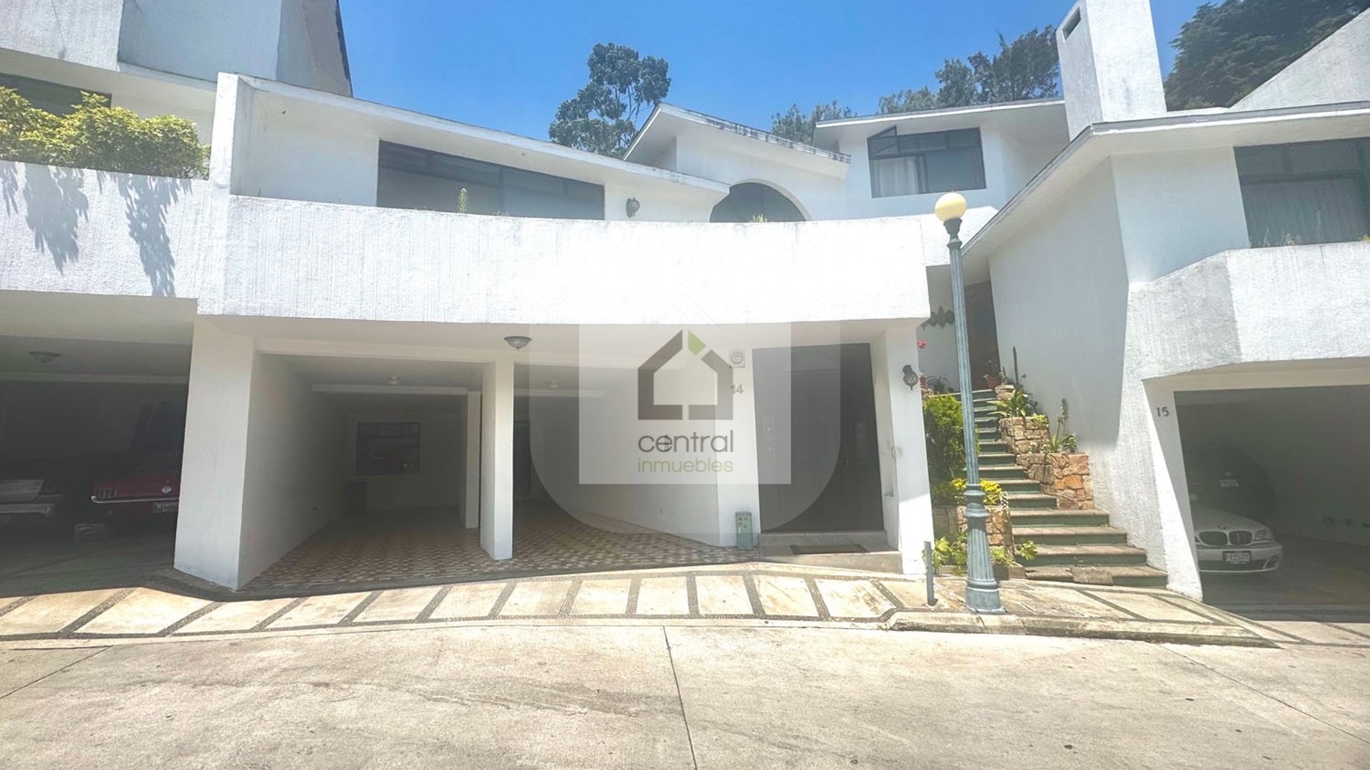 Amplia casa en venta en Colonia Santa Rosalía dentro de Condominio La Laguna
