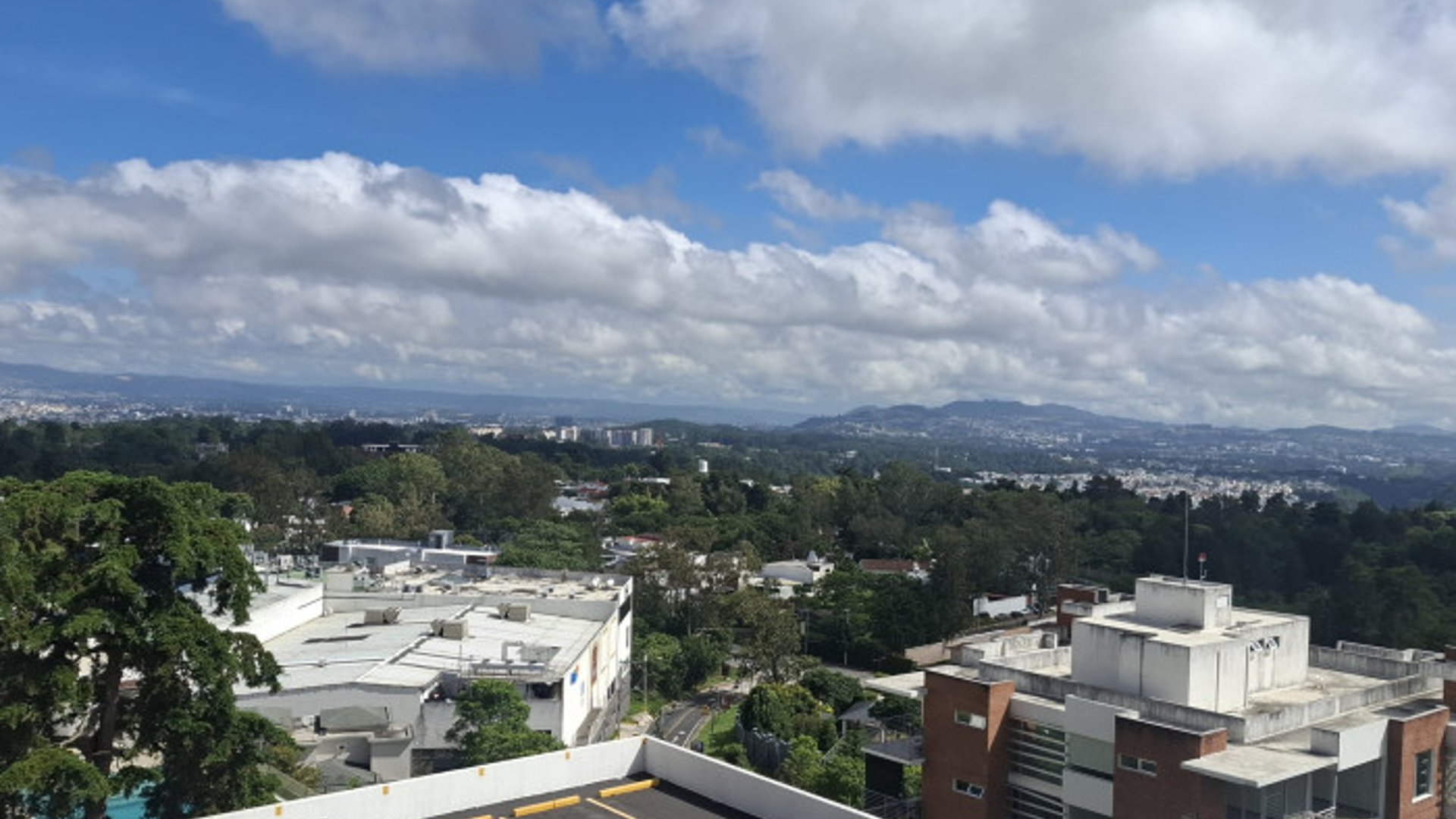 En Renta Apartamento en zona 16 Guatemala - Miniatura 4