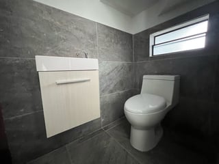 *Venta casa Km 20 Carr. a San José Pinula, Condominio Cascata* (C) - 4
