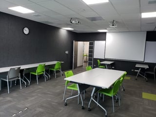 Oficina amueblada en alquiler en zona pradera zona 10 - Image 3