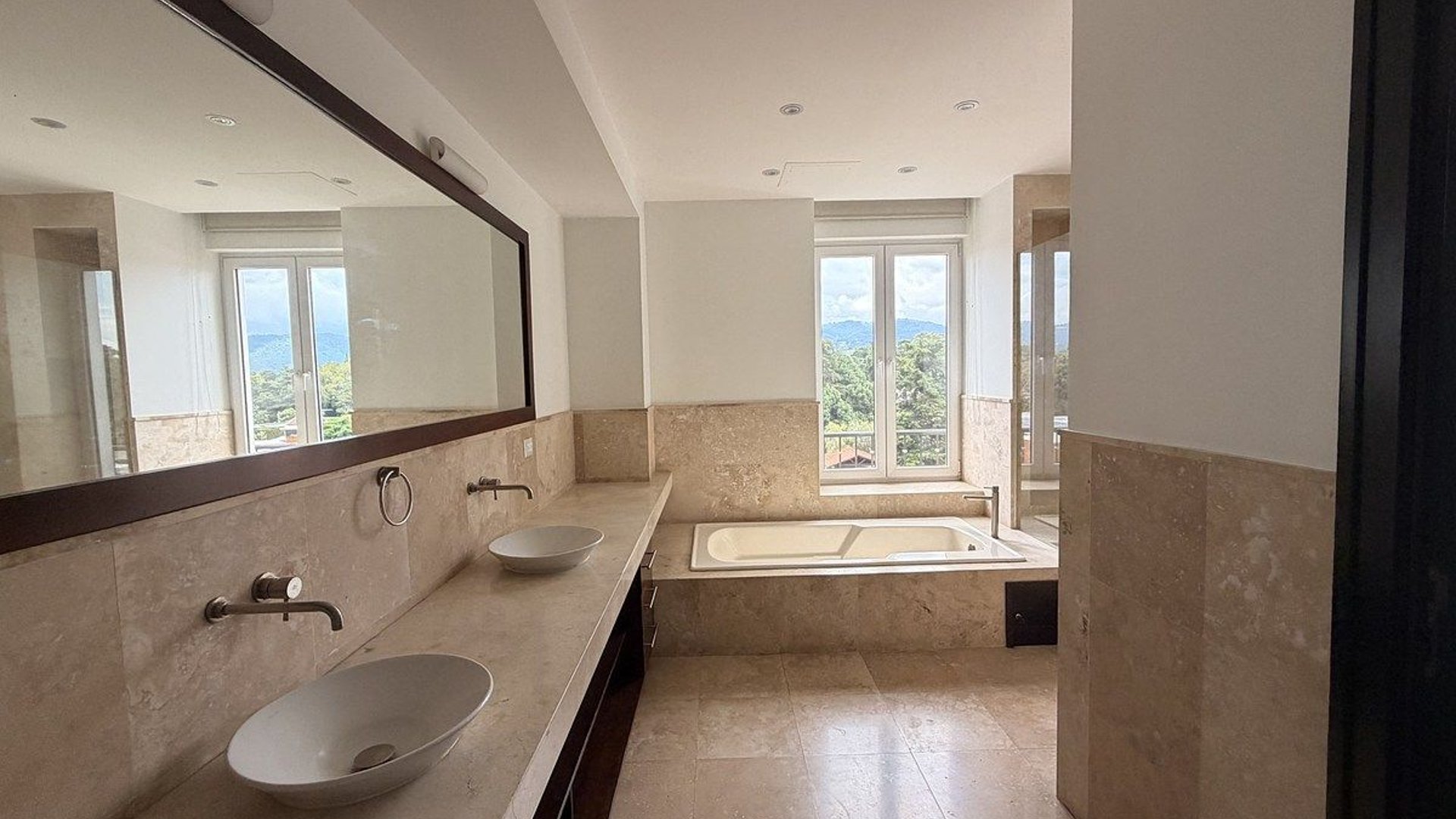 Apartamento en Alquiler | Edificio Quinta Avenida, Zona 14 - Miniatura 10