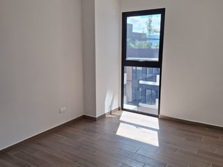 Apartamento en Venta Parque 14 Nivel Alto - 5