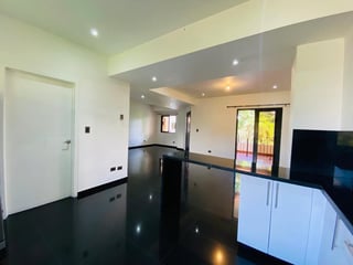 Vendo apartamento en Edificio Solaria zona 16 iniciando la Montaña - 3