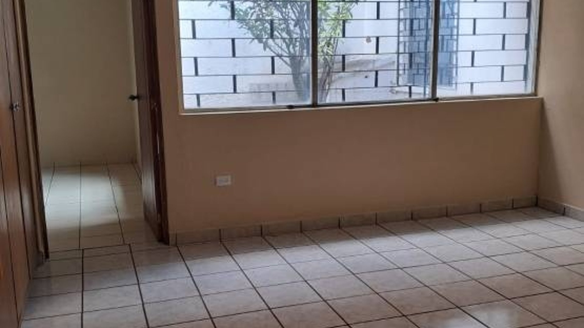 OFICINA EN RENTA ZONA 10 (R10420) - Miniatura 12