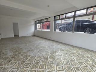 En Alquiler Local Comercial Las Américas Zona 13 - 2