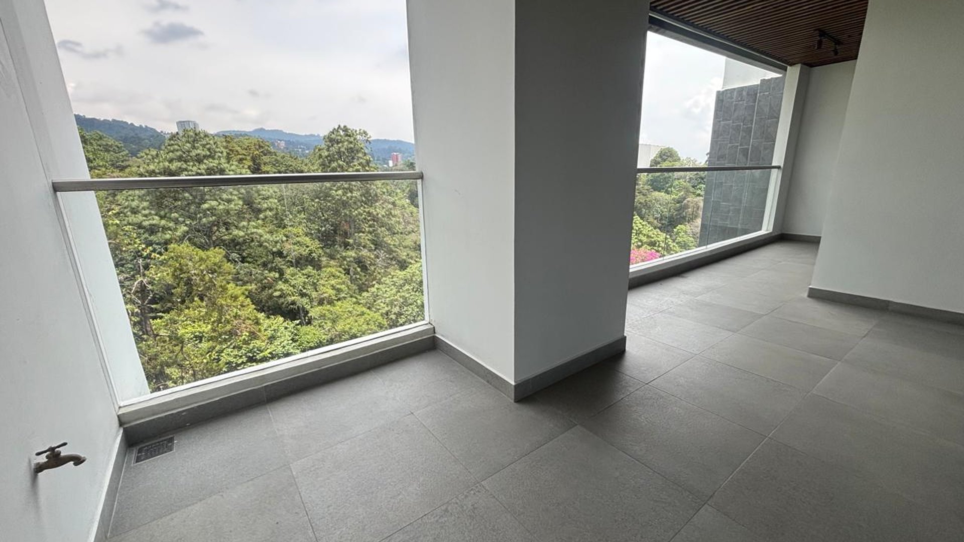 Apartamento en Alquiler / Venta Edificio Azores zona 15 VH2 - Miniatura 5