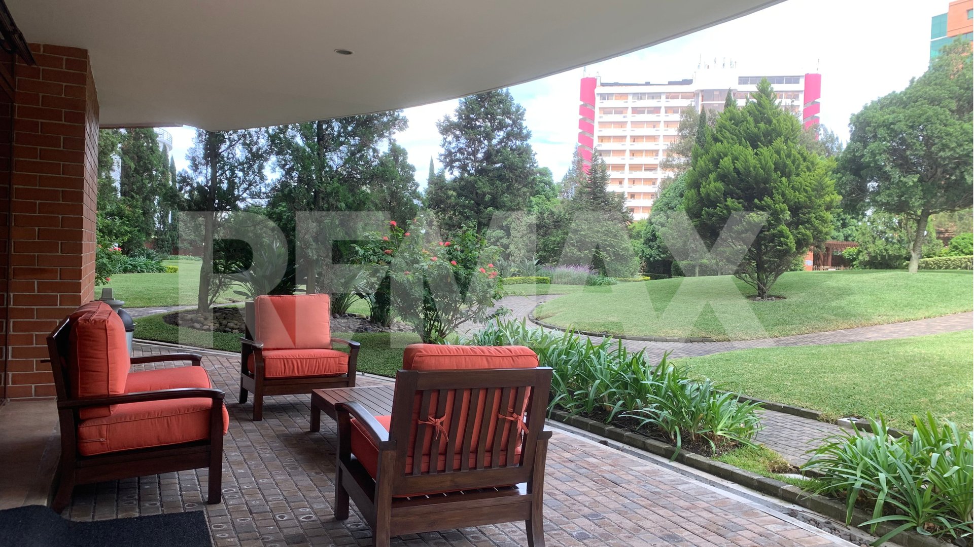 Apartamento en Renta en Tadeus zona 14 - Miniatura 13