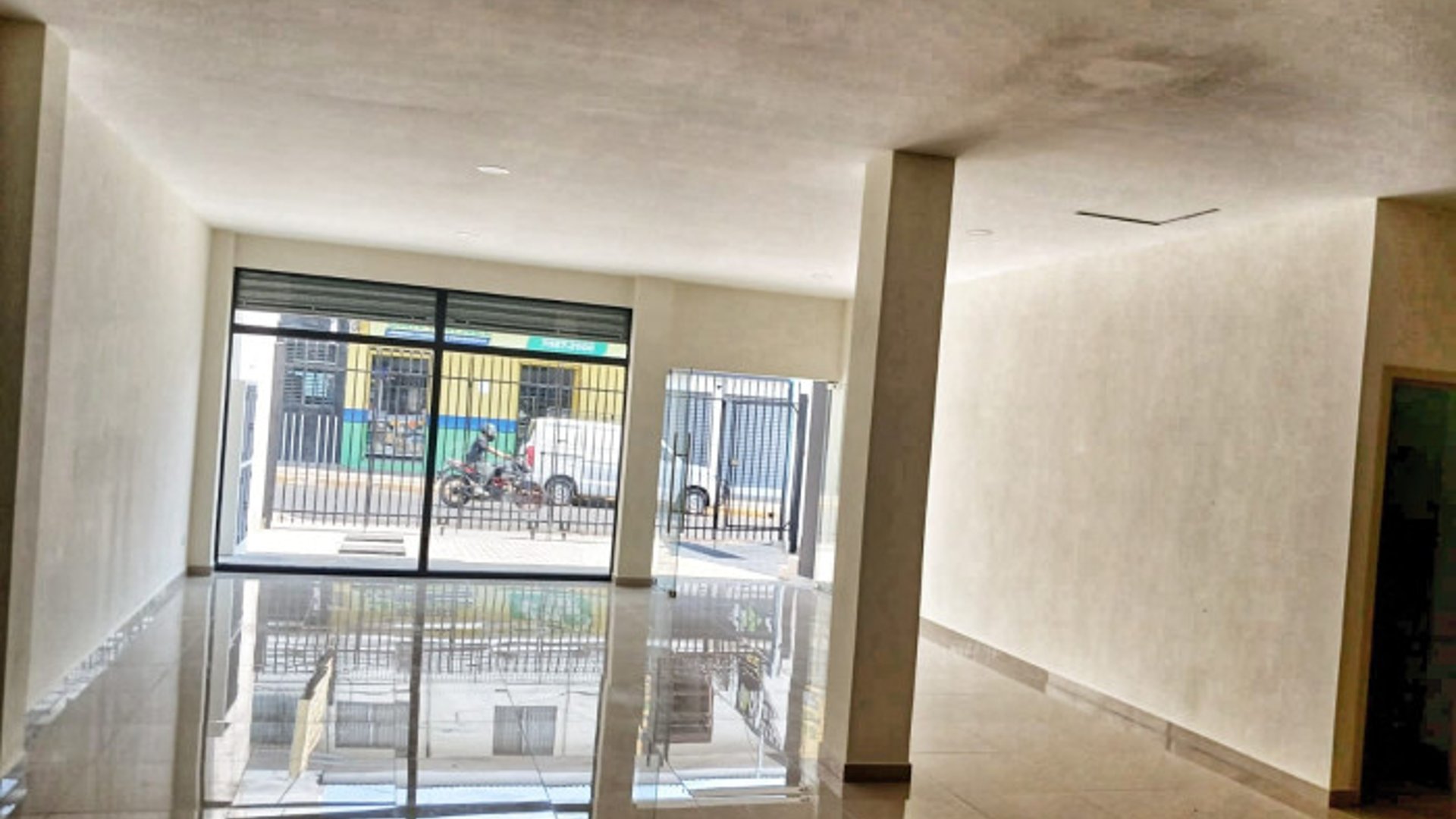 RENTA DE LOCAL COMERCIAL Y APARTAMENTO EN EL SALVADOR - Miniatura 6