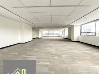 Oficina en Venta y Renta – Centro Empresarial, Zona 10 - 2
