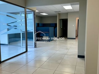 Oficina en renta, en Zone 10 - 5