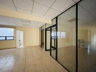 ALQUILER DE CÉNTRICAS OFICINAS - EDIFICIO CONDESA, ZONA 13 - 2