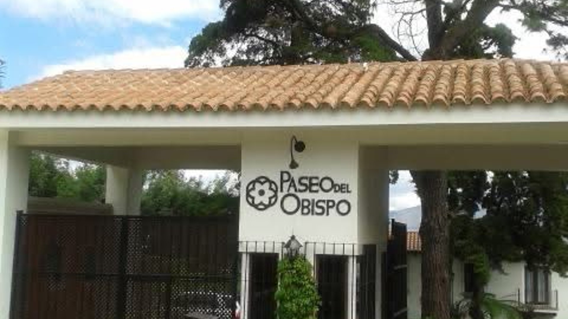 ALQUILER DE HERMOSO TOWNHOUSE - PASEO DEL OBISPO, ANTIGUA