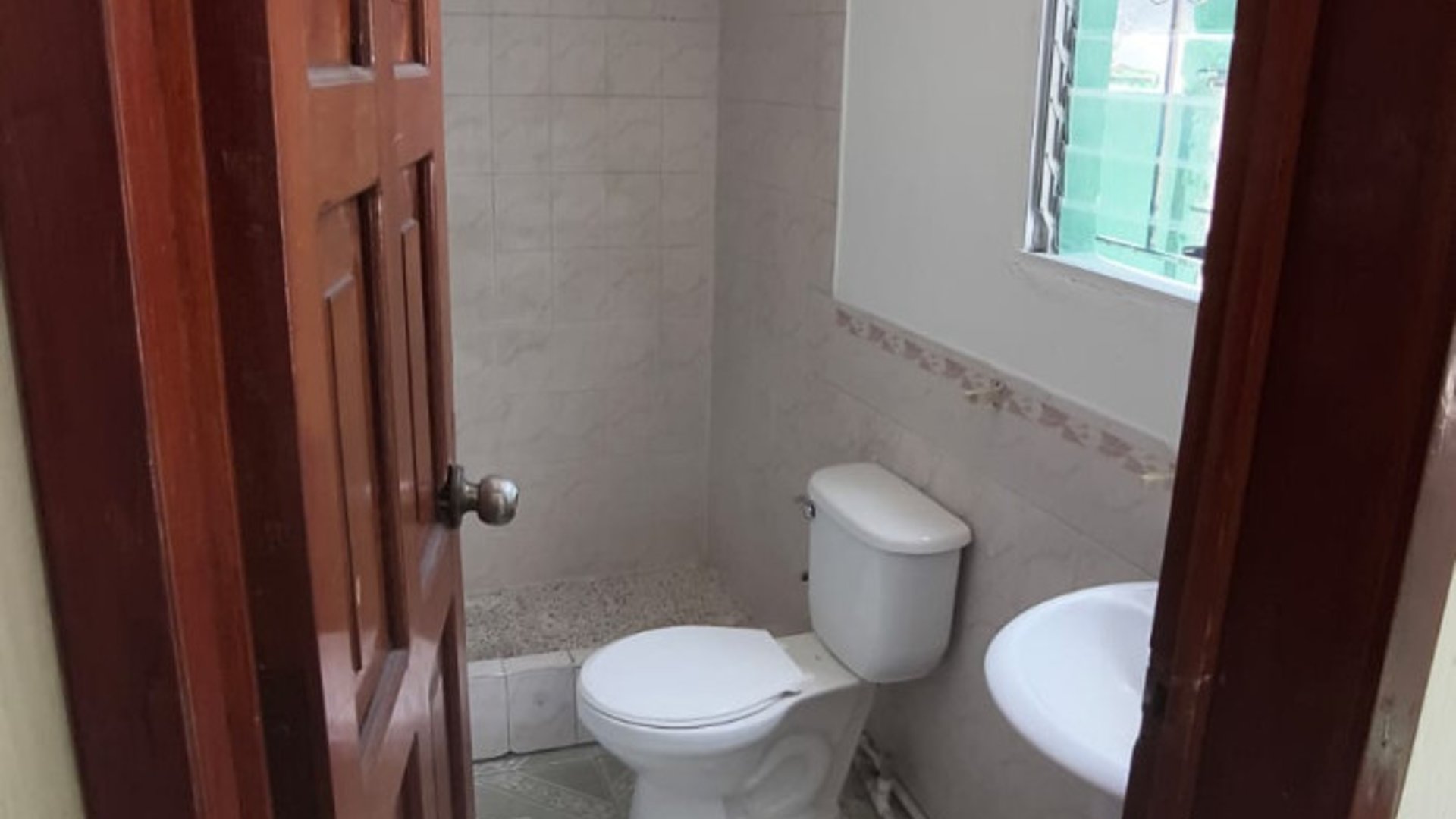 Casa en venta en zona 18 Altos de la Atlántida - Miniatura 2