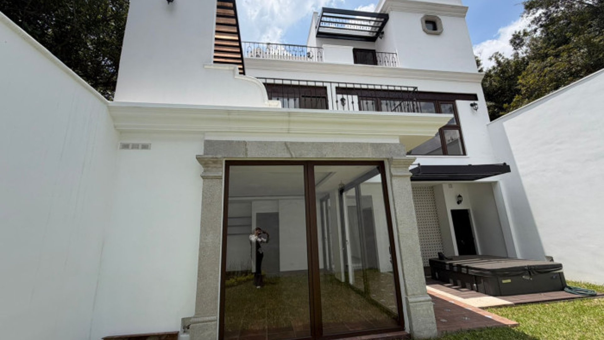 SE VENDE EN HACIENDA DEL COMENDADOR, ANTIGUA GUATE. - Image 1
