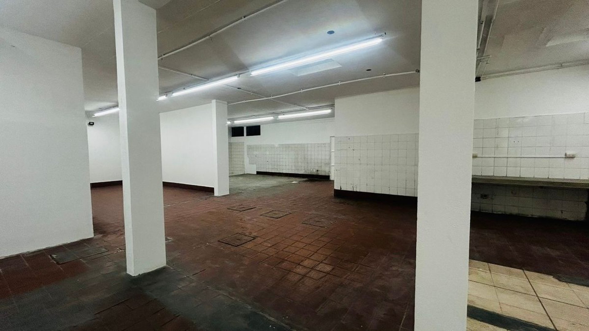 Local con bodega en renta zona 7 / El Trébol - Miniatura 2