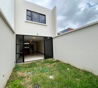 Casa en Venta de 3 Habitaciones Hacienda Real Zona 16