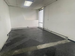 Oficina en edificio Zona 9 - 3