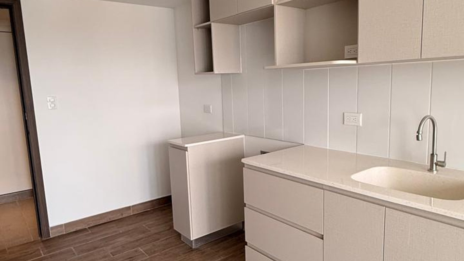 RENTO APTO NUEVO MODRA 2 ZONA 4 REF 6944  1 HAB, 1 BAÑO, 1 PARQUEO, LINEA BLANCA