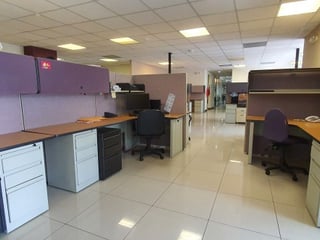 Oficina de 848mts. venta zona 10 para inversión - Image 27