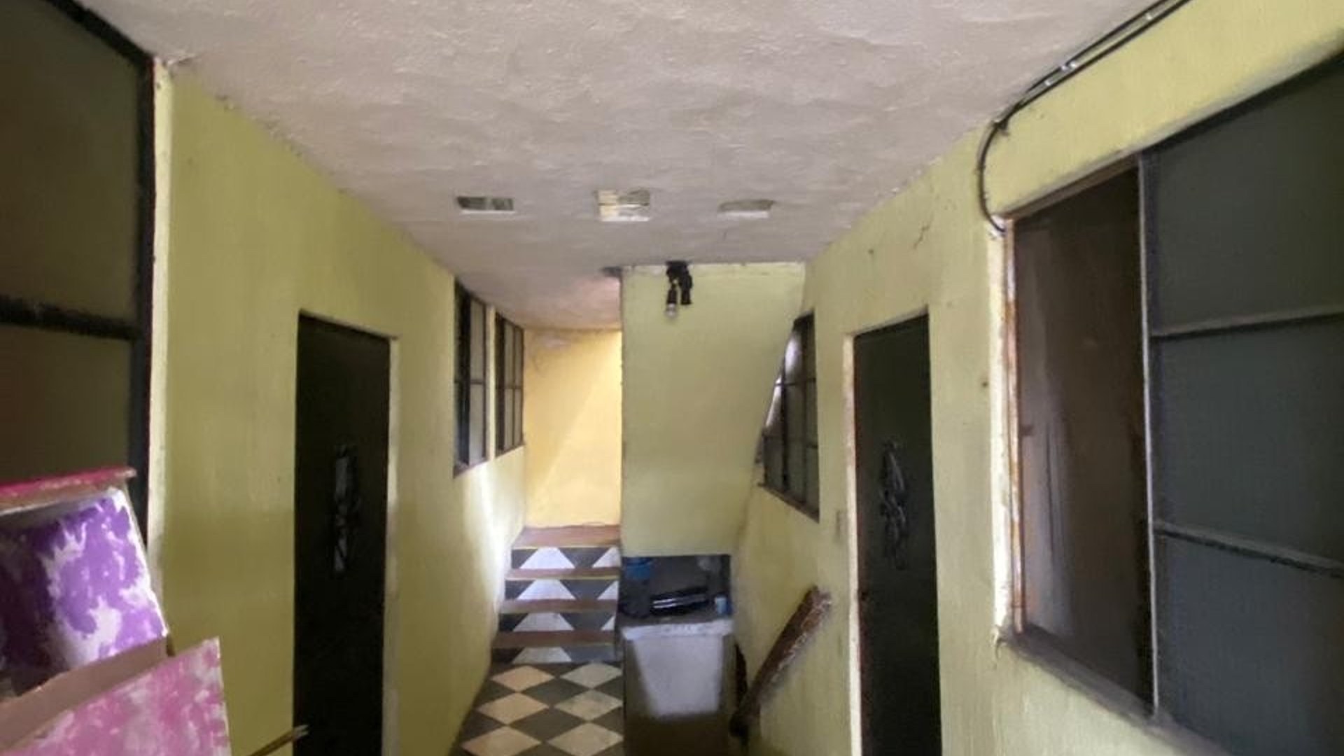 Casa en venta con 6 apartamentos zona 12 Colonia La Reformita, 12 habitaciones