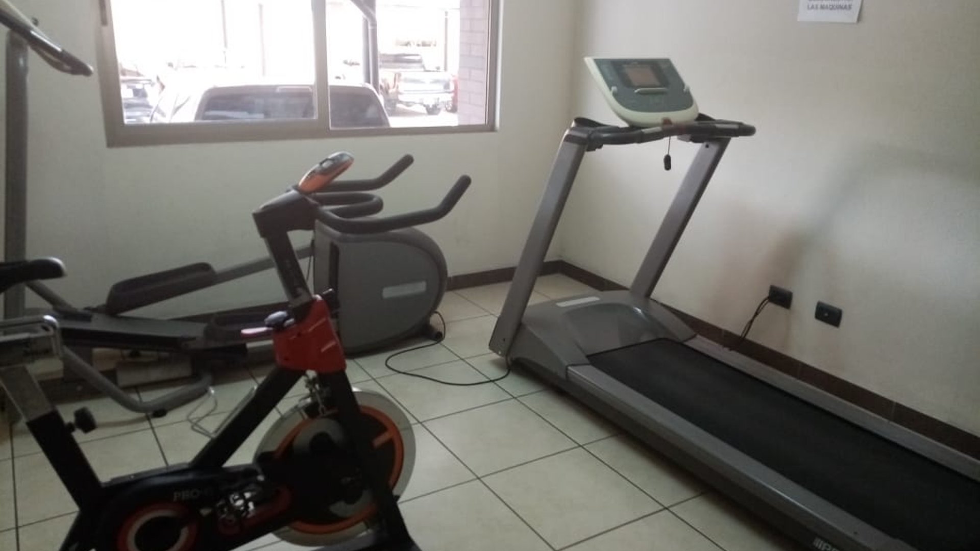 Apartamento amplio en Jardines de Las Charcas, Zona 11 - Miniatura 16