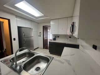 APARTAMENTO EN RENTA – SAN IGNACIO , ZONA 10 - Image 2