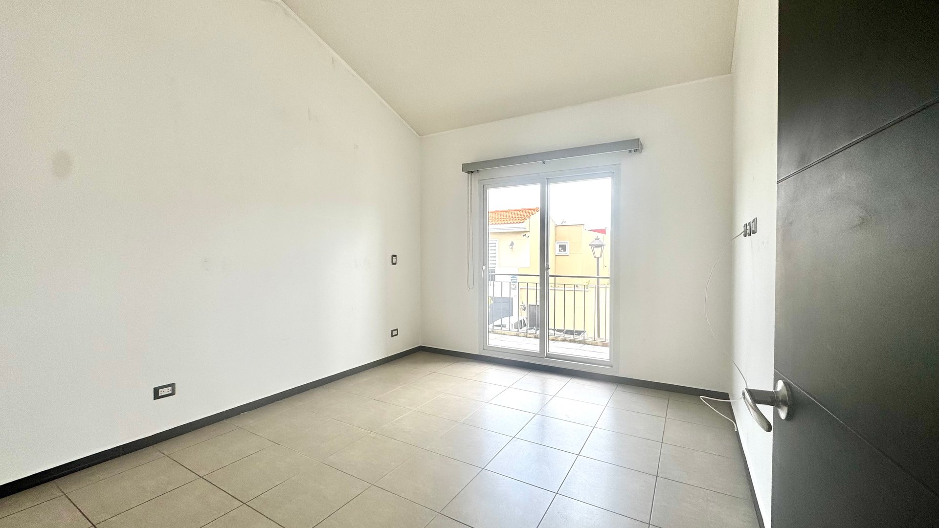 Casa de esquina en venta, Cumbres de la Arboleda - Miniatura 10