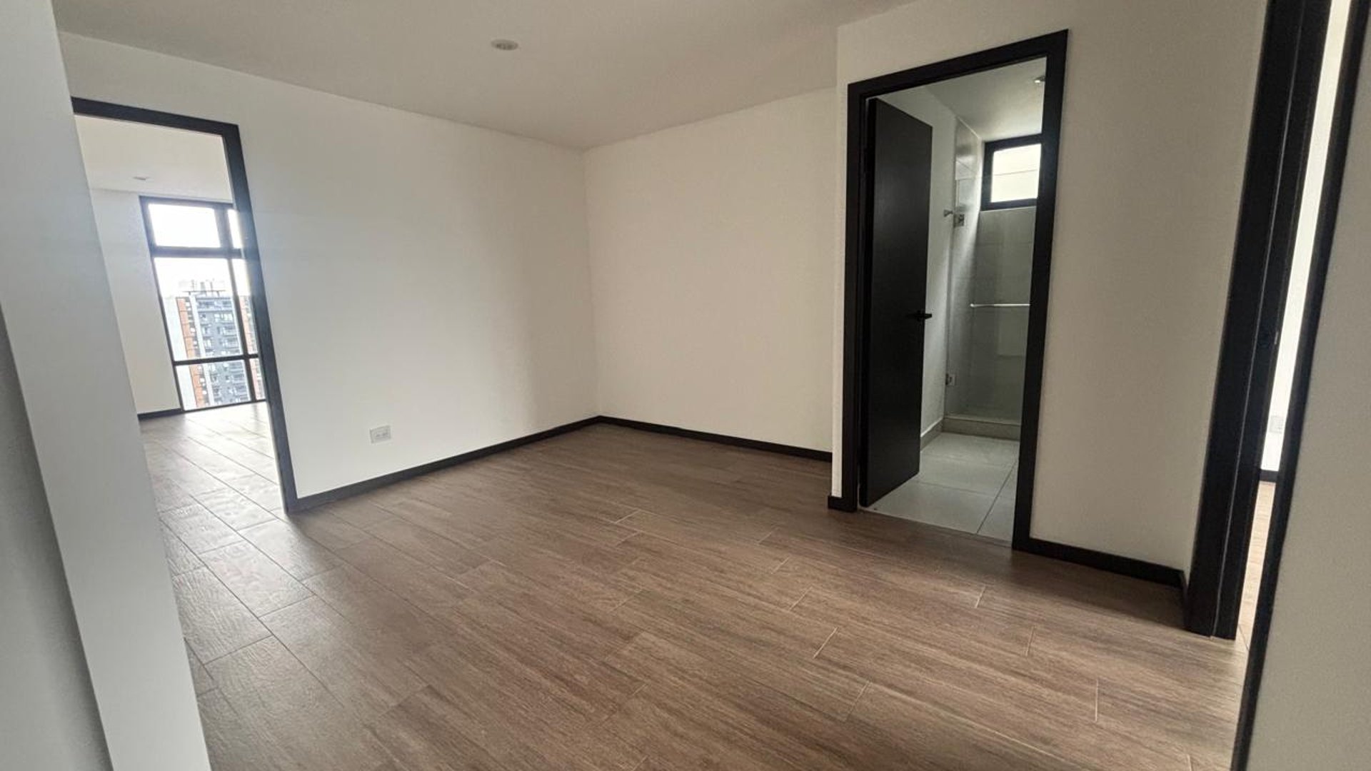 Apartamento en Alquiler Edificio IQ10, zona 10 - Miniatura 9