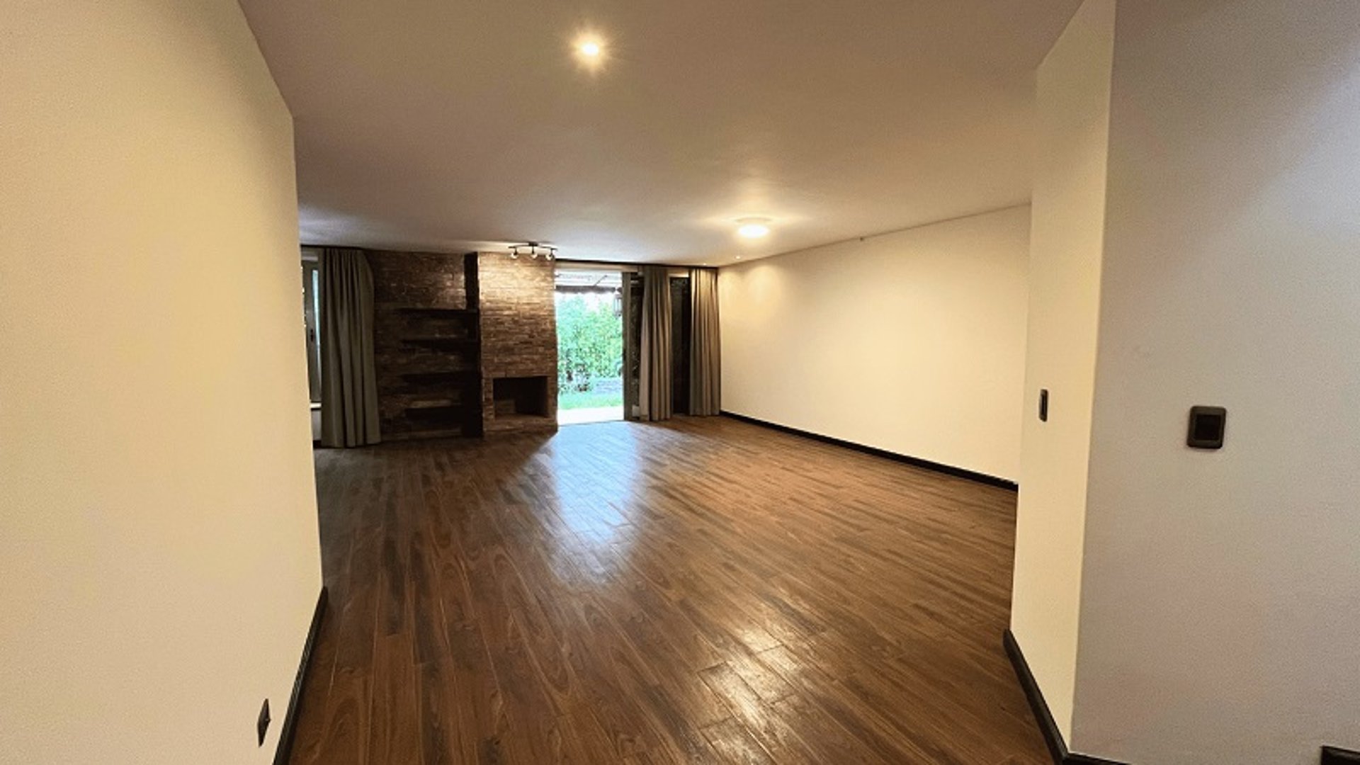 Elegante Casa en Venta | 3 Hab | 3.5 Baños | El Prado, Guatemala - Miniatura 3