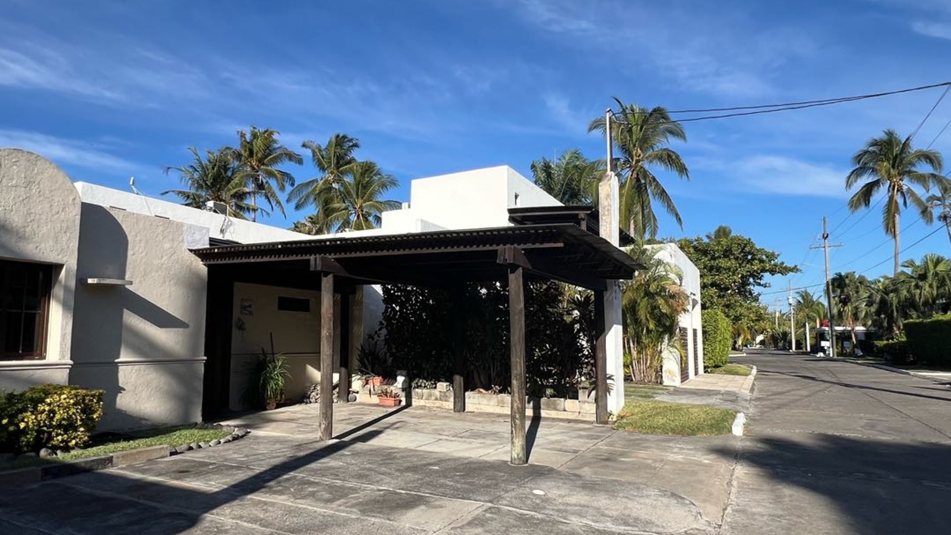 *Venta casa de Playa Condominio Alta Mar Carretera a Chulamar*