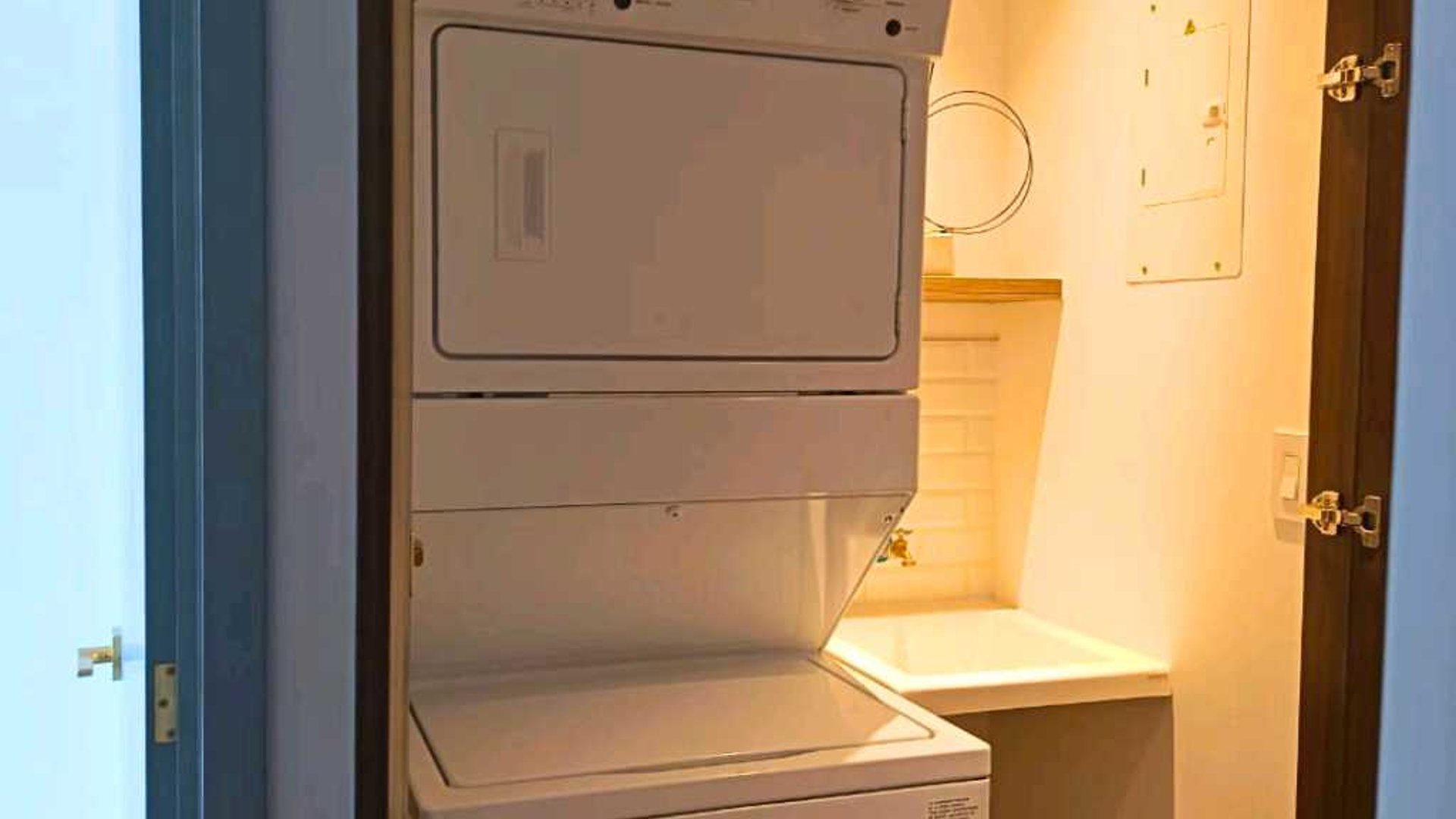 APARTAMENTO EN RENTA – ATHARA, ZONA 10 - Miniatura 3