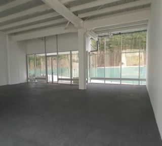 Alquilo Oficina en Km 9 Torre Tigo