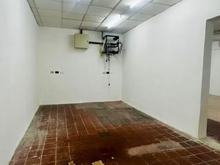 Local con bodega en renta zona 7 / El Trébol - 4