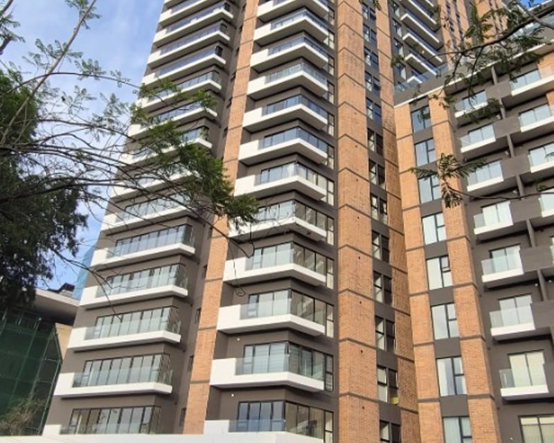 📍 APARTAMENTO EN VENTA – 3 HAB + SALA FAMILIAR | PARQUE 14 | ZONA 14
