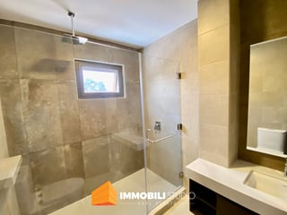 Casa en venta, en Zona 15 - 3